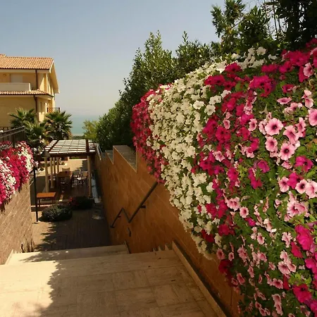 Tortorella Resort 3*